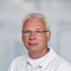 Portrait Axel Röber, Leitender Arzt Radiologie im Albertinen Krankenhaus, Team, Albertinen Zentrum für Radiologie, Hamburg-Schnelsen, Hamburg-Volksdorf