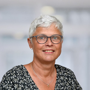 Portrait Sabine Bischoff, Ansprechperson für die Aufnahme Radiologie, Terminvereinbarung für die radiologische Diagnostik, Albertinen Krankenhaus, Hamburg-Schnelsen Portrait Sabine Bischoff, Ansprechperson für die Aufnahme Radiologie, Terminvereinbarung für die radiologische Diagnostik, Albertinen Krankenhaus, Hamburg-Schnelsen