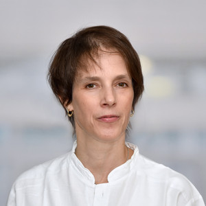 Portrait Evelyn Stolle, Fachärztin für Radiologie, Team, Albertinen Zentrum für Radiologie, Standort Albertinen Krankenhaus, Hamburg-Schnelsen, Hamburg-Volksdorf